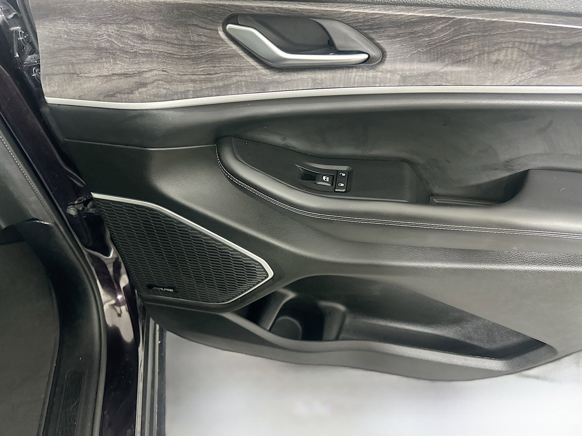 Used 2022 Jeep Grand Cherokee Limited 4xe image 31