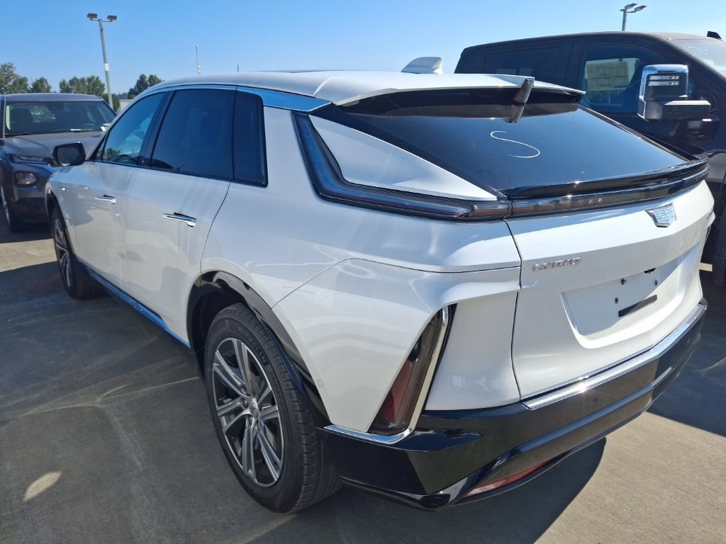 Used 2024 Cadillac Lyriq Luxury RWD image 6