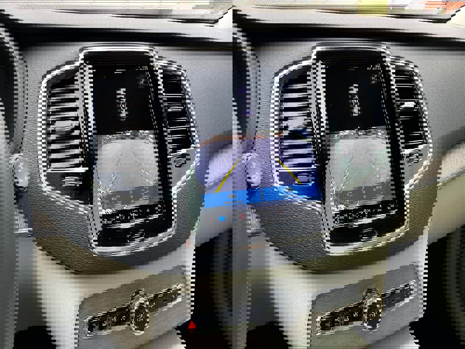 Used 2023 Volvo XC90 B6 Plus w/ Protection Package Premier image 23