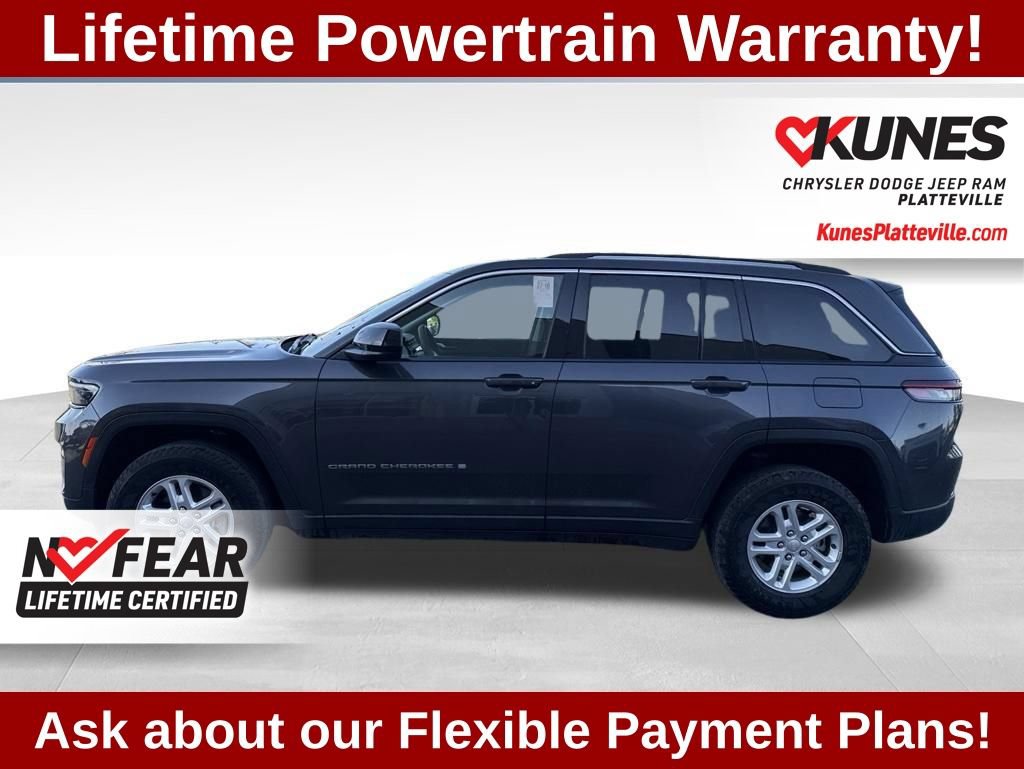 Used 2023 Jeep Grand Cherokee Laredo AWD/4WD image 6