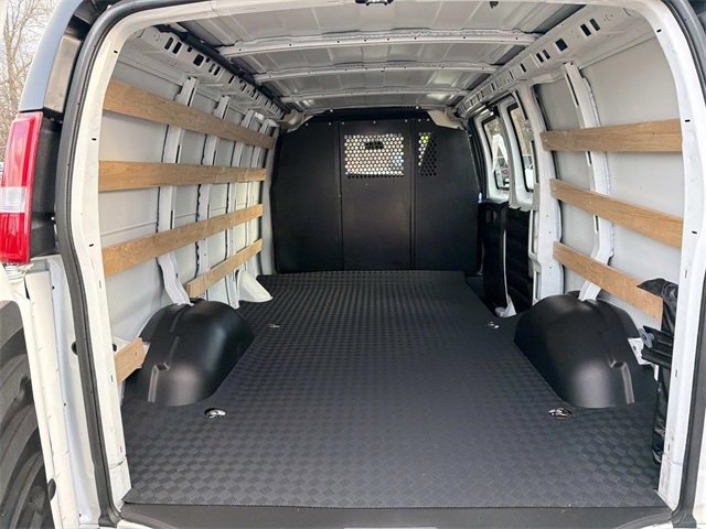 Used 2024 Chevrolet Express 2500 w/ Driver Convenience Package image 20