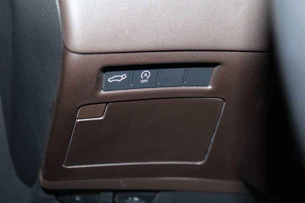 Used 2022 Lexus LX 600 4WD w/ Luxury Package image 14