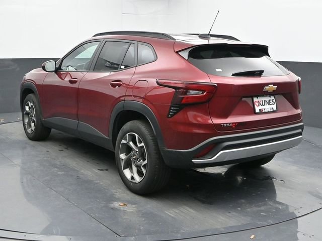 Used 2025 Chevrolet Trax LT image 8