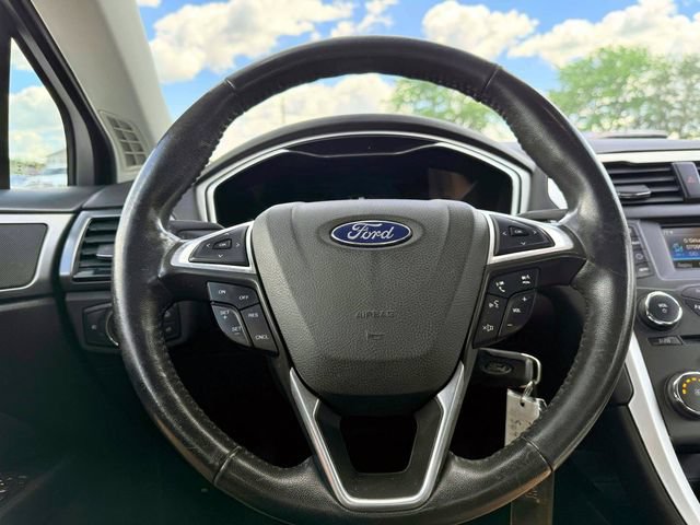Used 2016 Ford Fusion SE AWD/4WD image 21