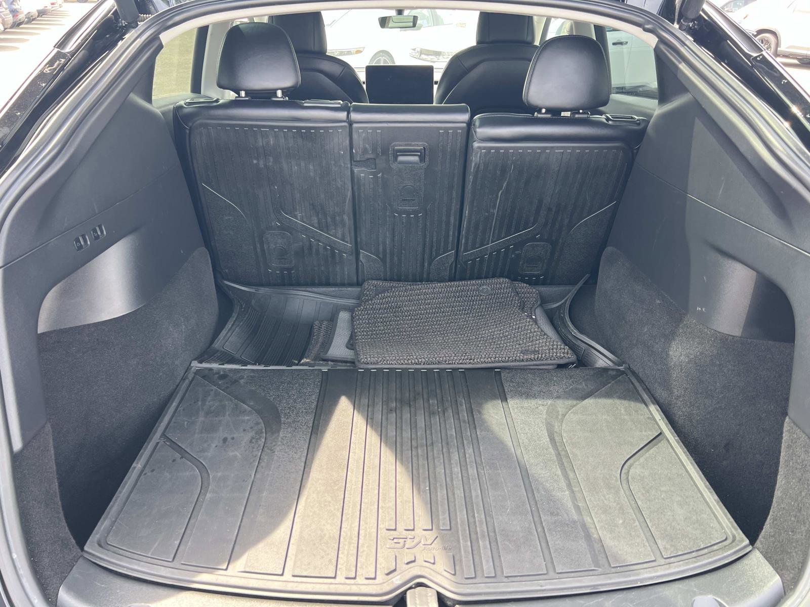 Used 2022 Tesla Model Y Long Range image 24