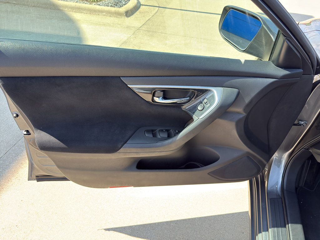 Used 2014 Nissan Altima 2.5 S w/ Display Audio Package FWD image 9