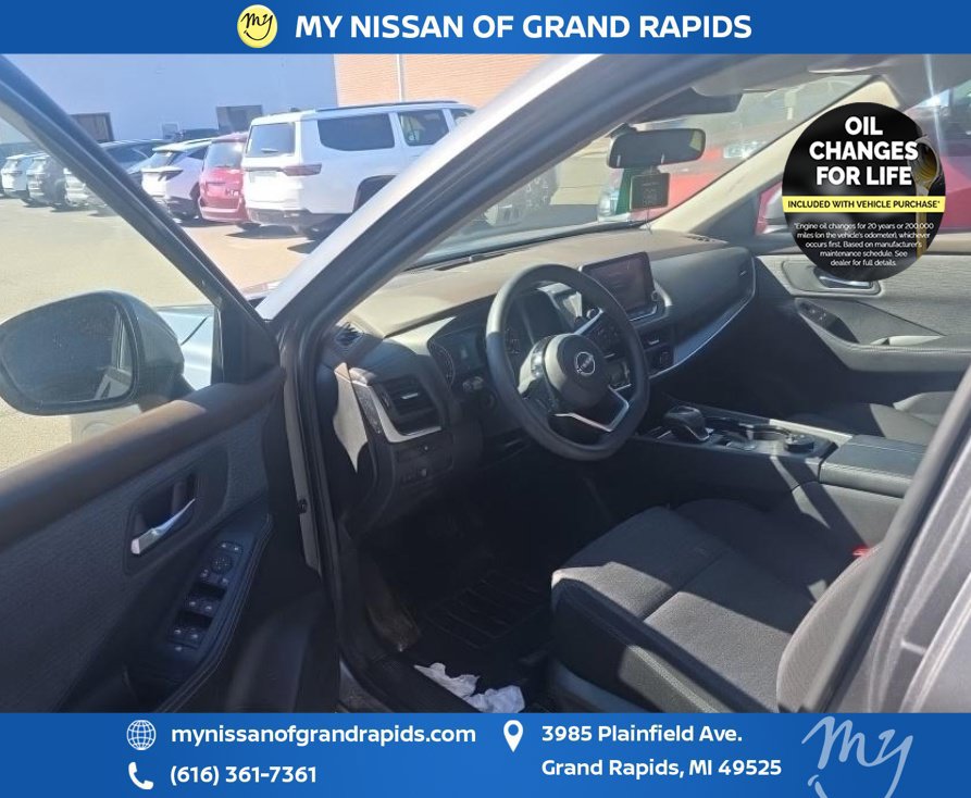 Used 2023 Nissan Rogue SV AWD/4WD image 6