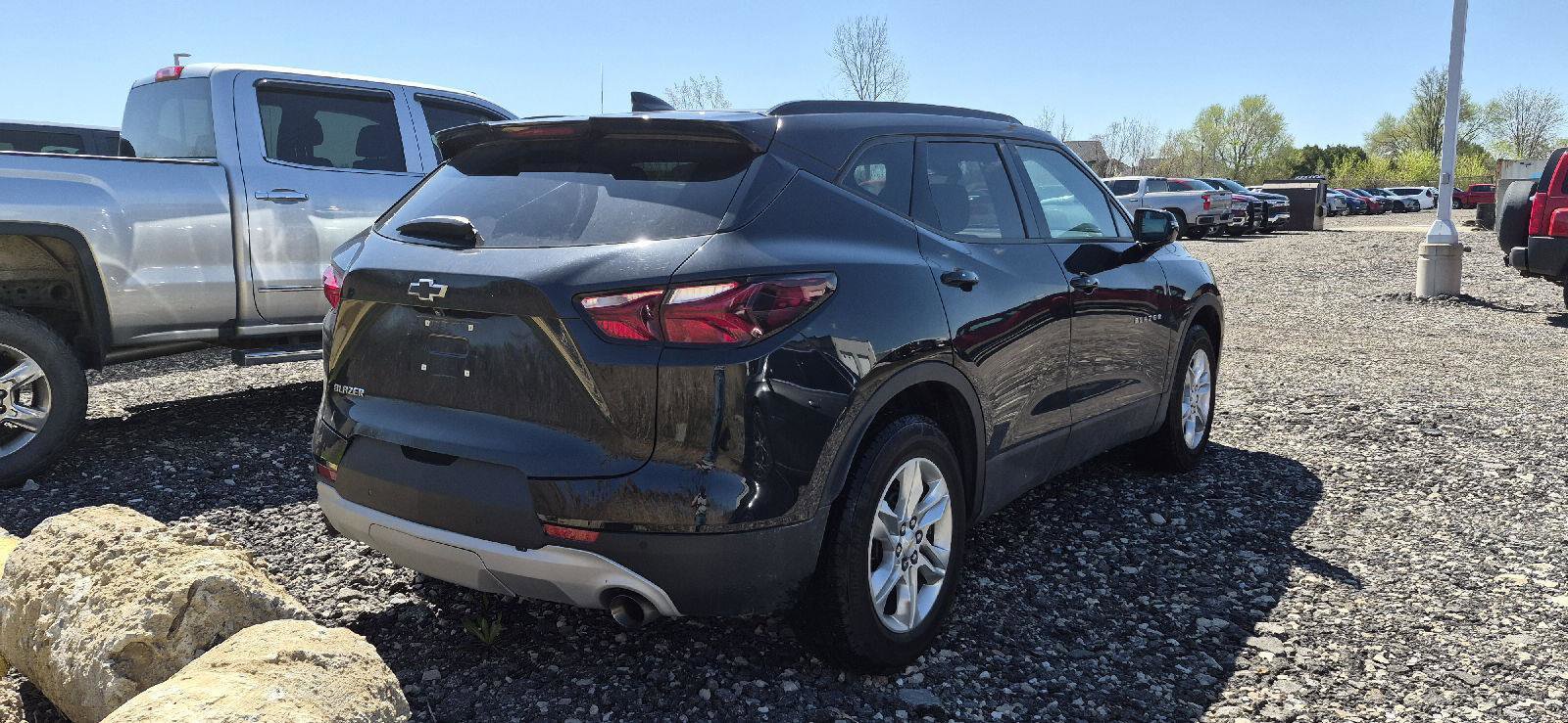 Used 2021 Chevrolet Blazer LT FWD image 2