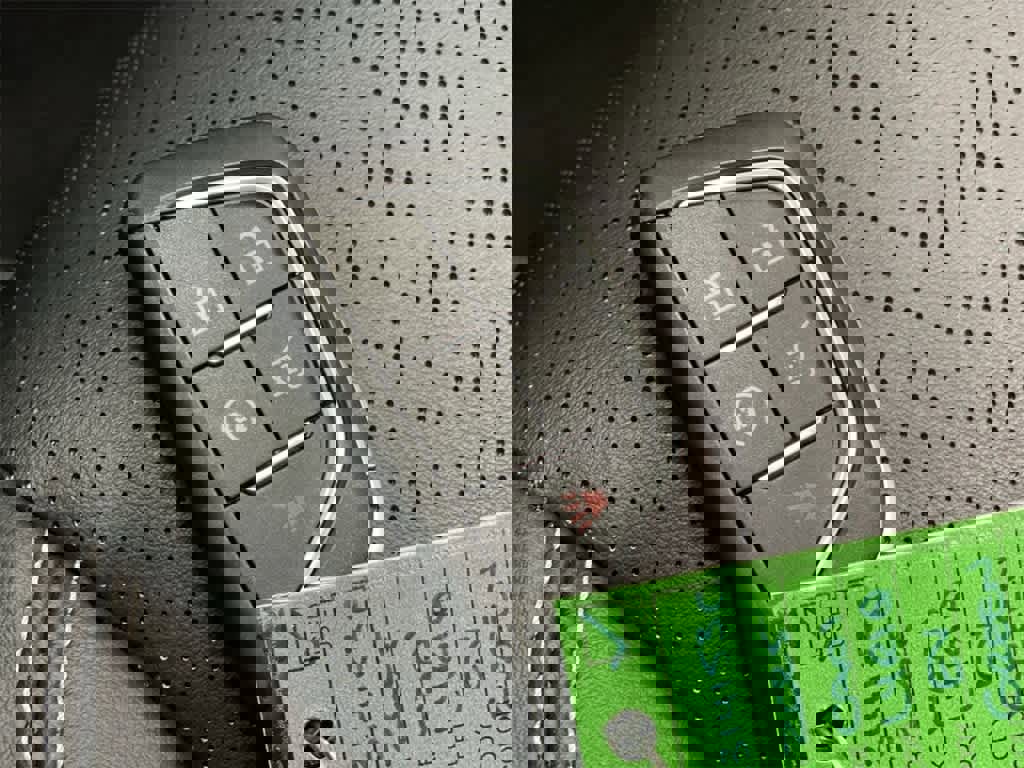 Certified 2025 Cadillac Lyriq Luxury image 28