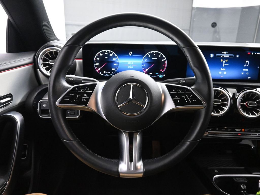Used 2025 Mercedes-Benz CLA 250 4MATIC image 29