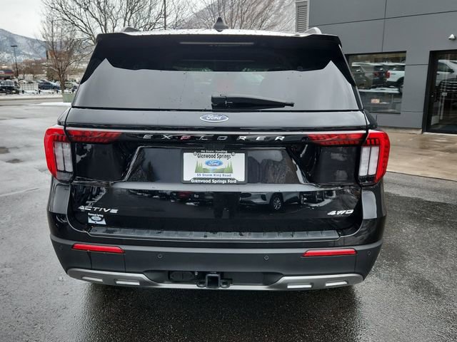 Used 2025 Ford Explorer Active w/ Active Comfort Package image 4