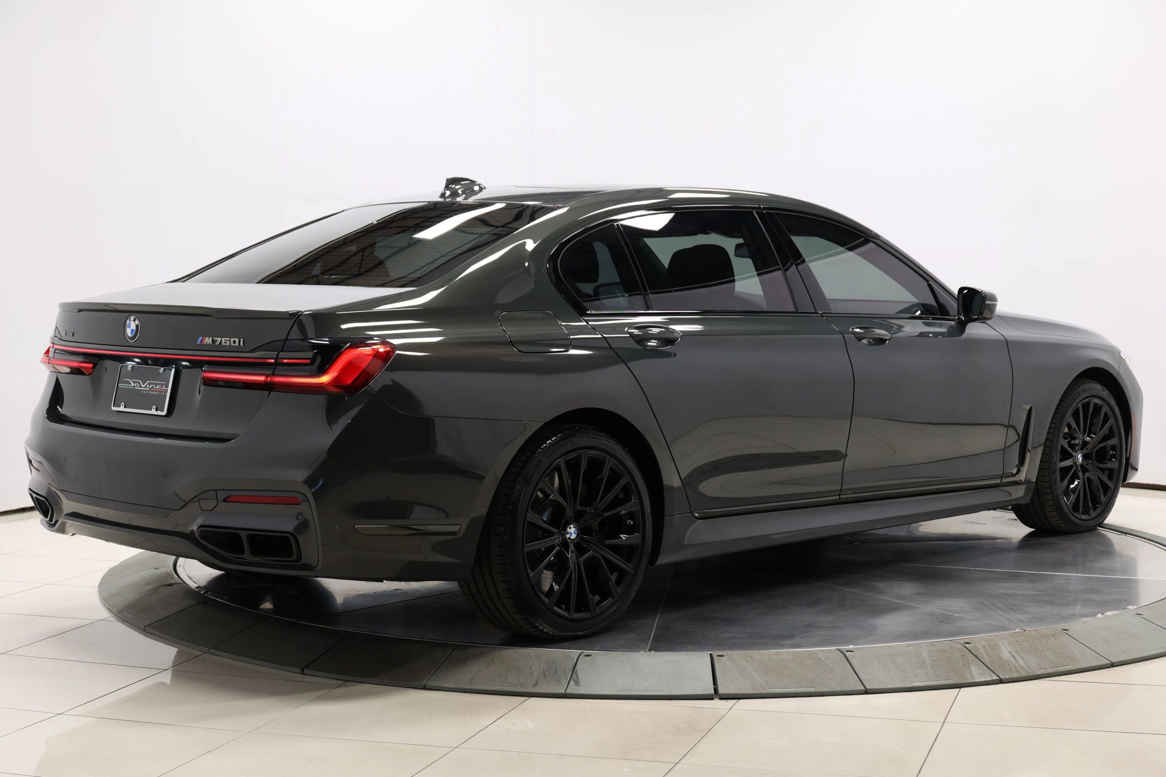 Used 2022 BMW M760i xDrive w/ Luxury Rear Seating Package image 4