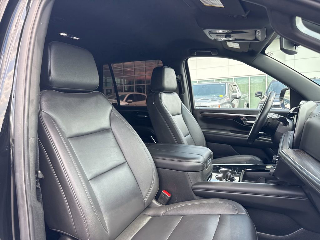 Used 2025 Chevrolet Tahoe Z71 AWD/4WD image 21