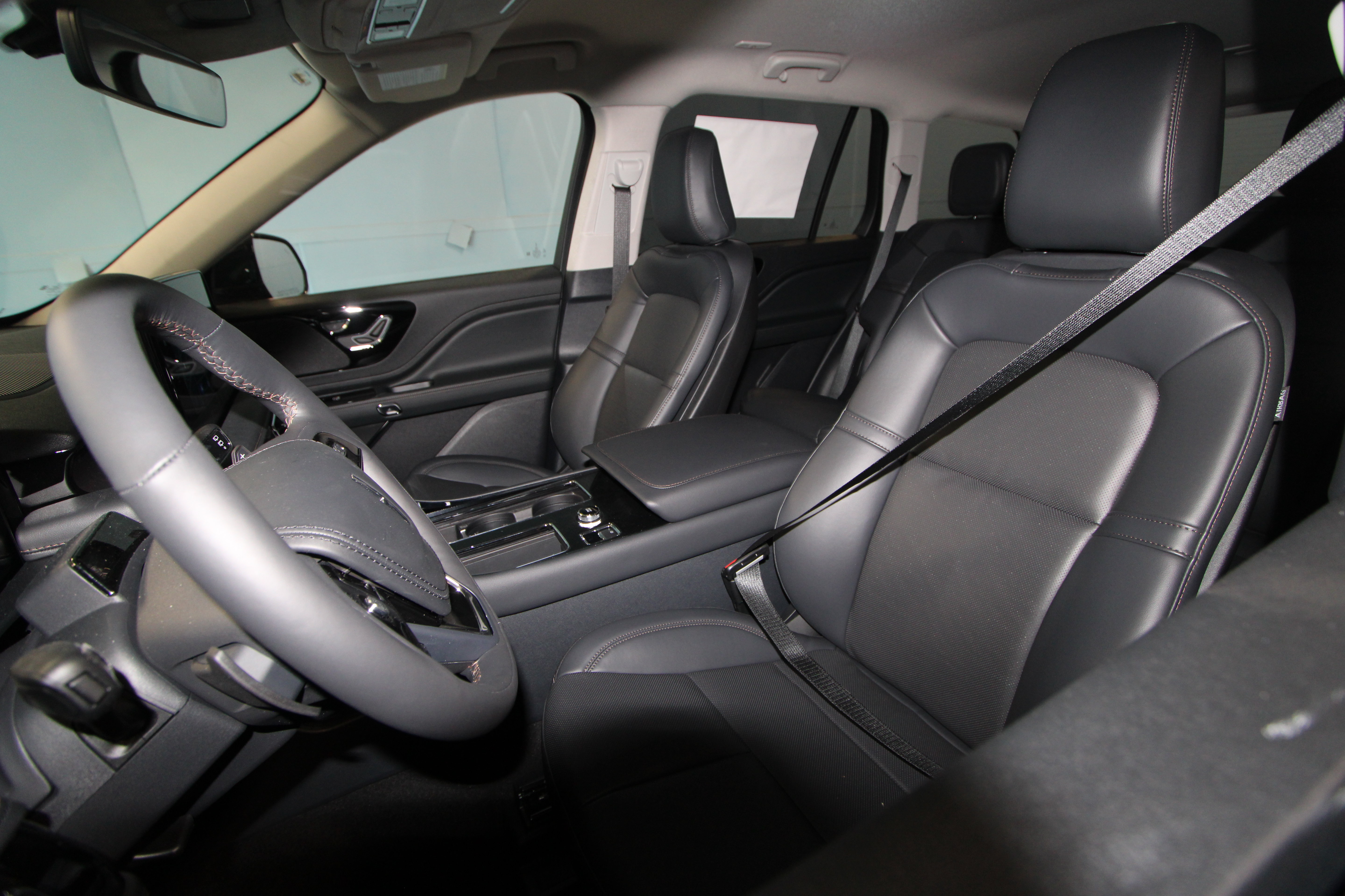 New 2026 Lincoln Aviator 2WD image 3