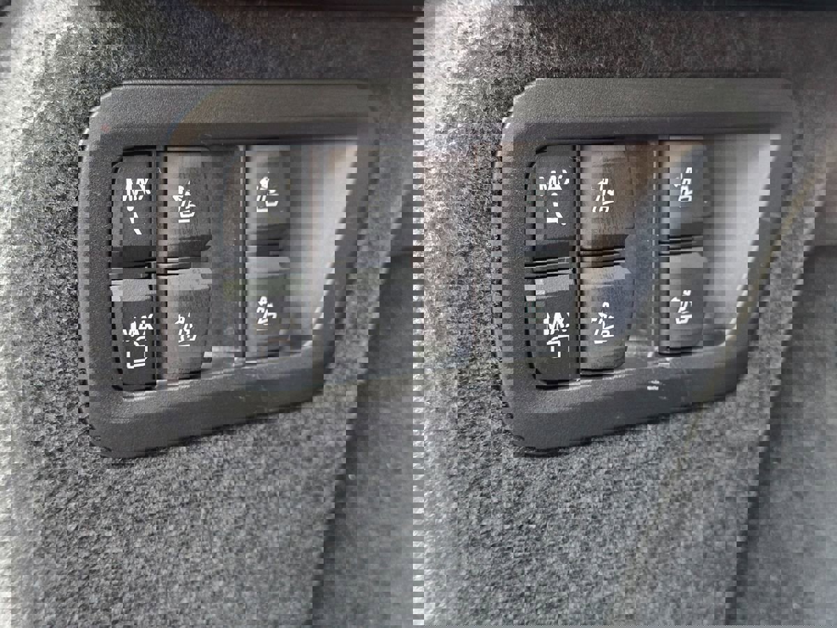 Used 2025 BMW X7 xDrive40i image 71