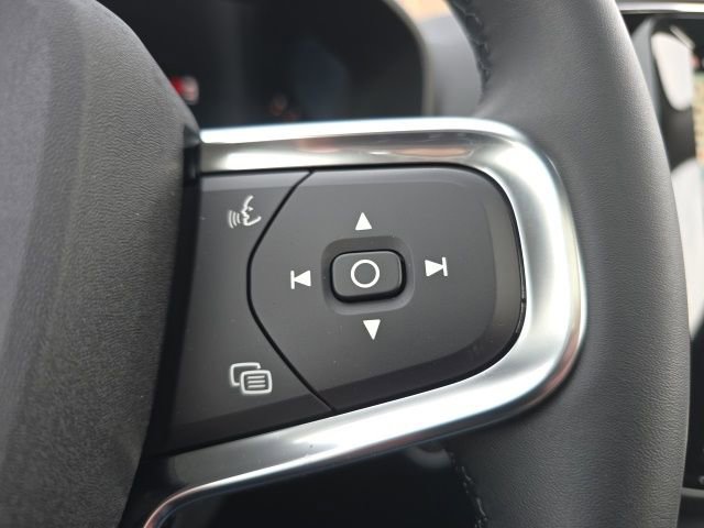 New 2026 Volvo XC40 B5 Core w/ Climate Package AWD/4WD image 28