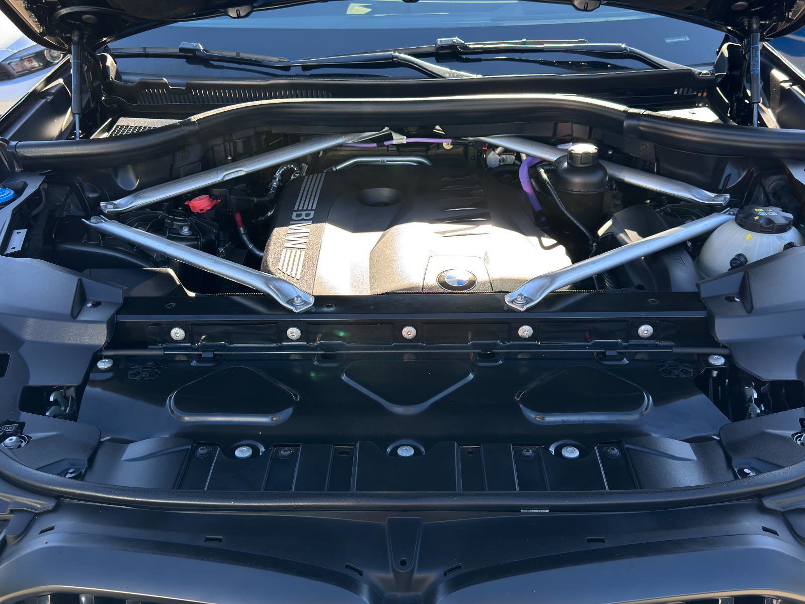 Used 2025 BMW X5 xDrive40i w/ M Sport Package image 29