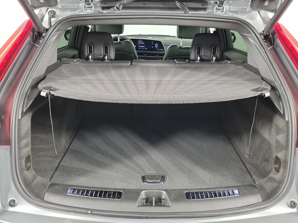 Certified 2025 Cadillac XT4 Premium Luxury FWD image 8