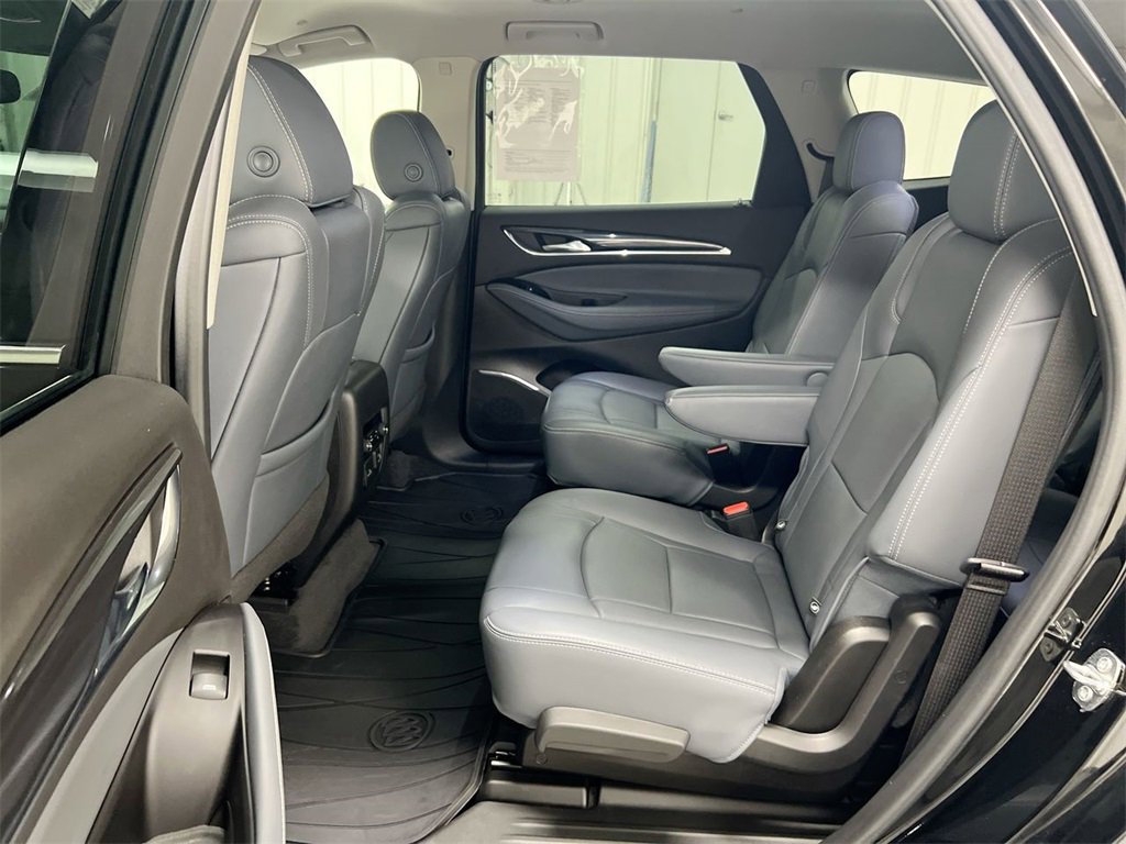 Used 2020 Buick Enclave Premium image 22