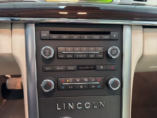 Used 2010 Lincoln MKS AWD image 23