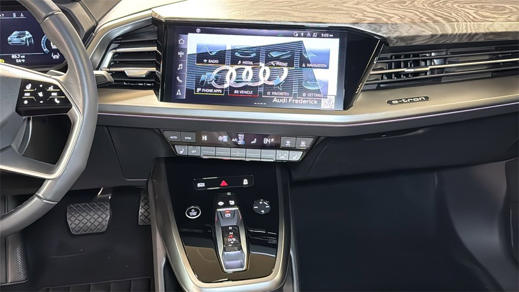 Used 2024 Audi Q4 e-tron Prestige image 18
