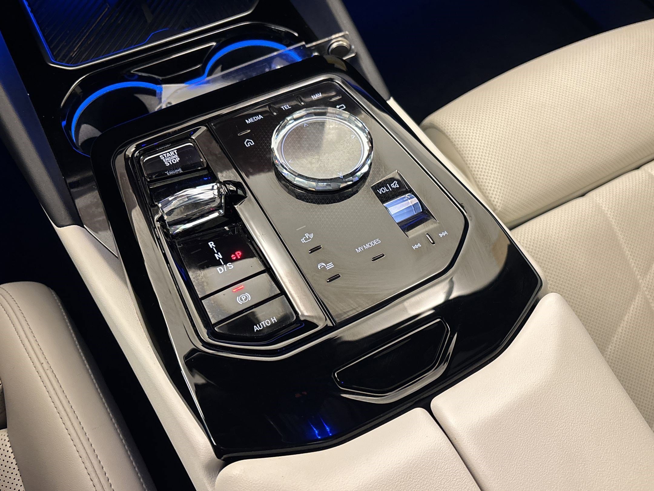 Certified 2024 BMW 540i xDrive w/ Executive Package AWD/4WD image 16