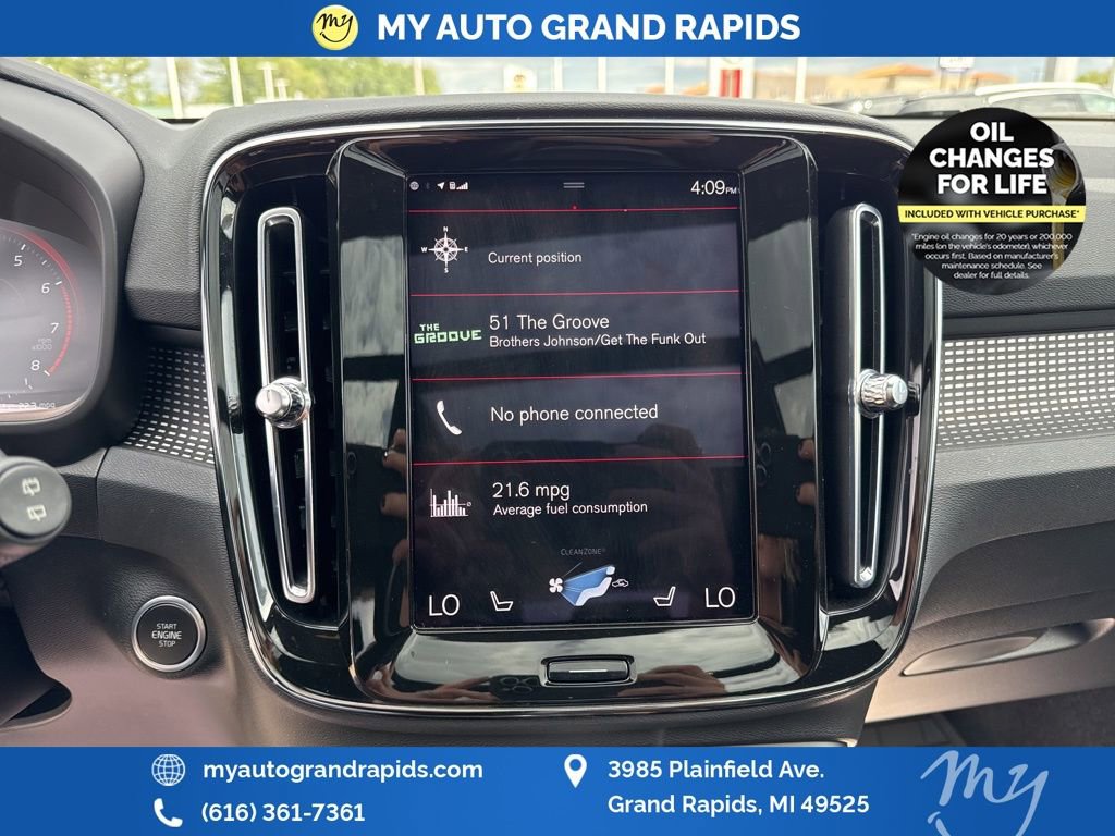 Used 2022 Volvo XC40 T5 R-Design w/ Advanced Package image 21