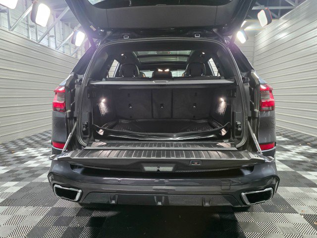 Used 2019 BMW X5 xDrive50i w/ M Sport Package image 41