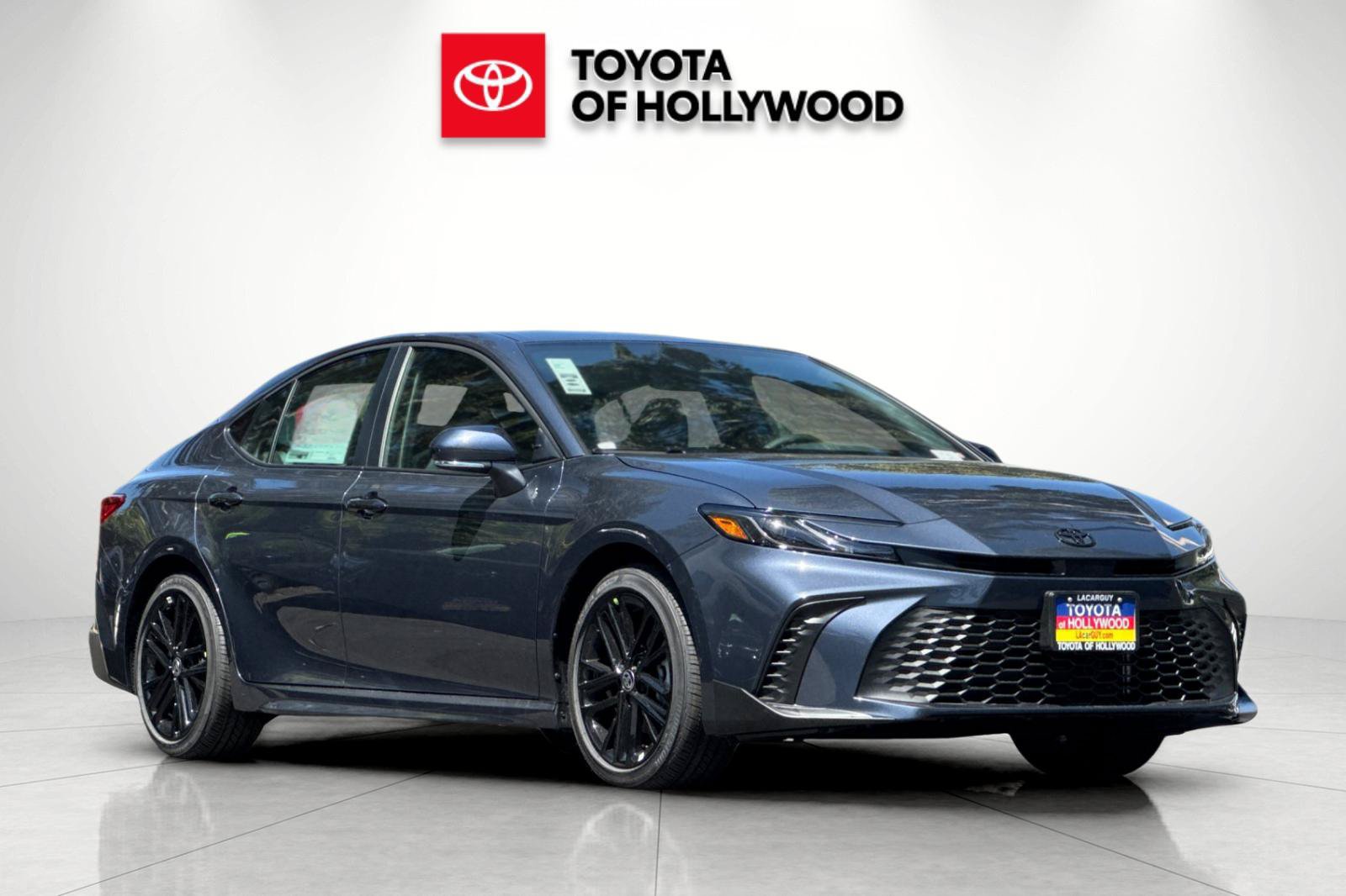 New 2026 Toyota Camry SE w/ Convenience Package