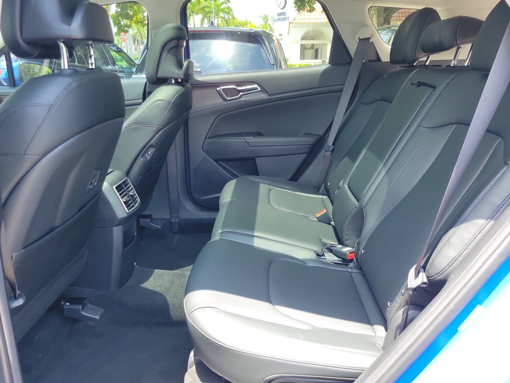 Certified 2026 Kia Sportage SX FWD image 11