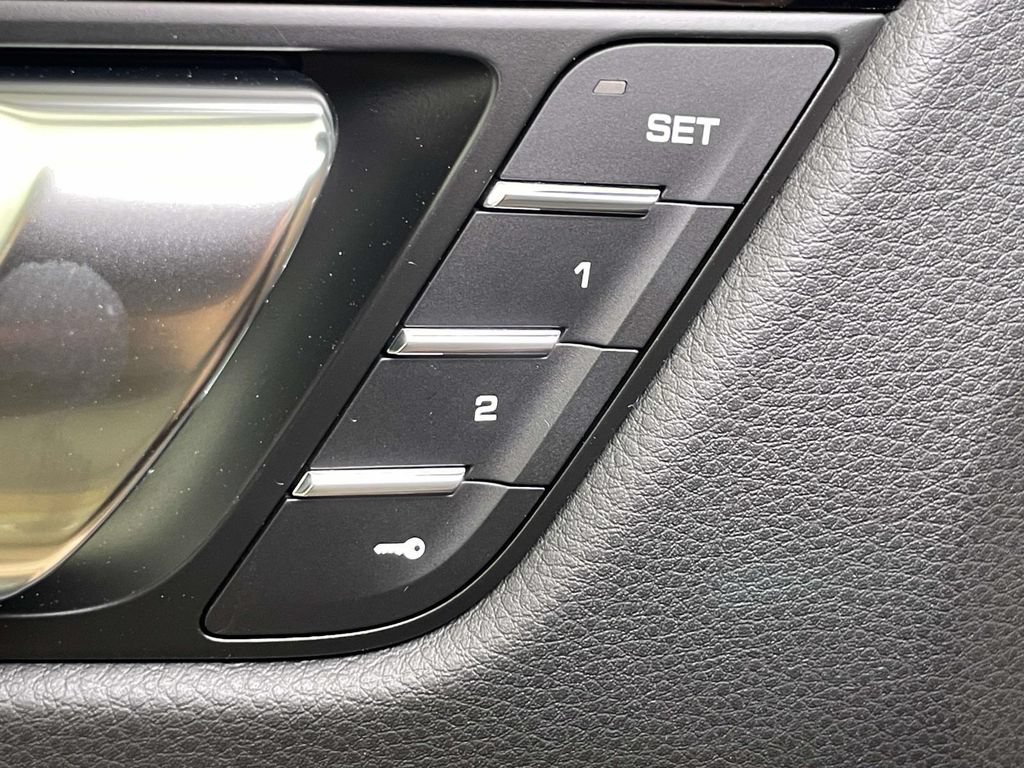 New 2026 Porsche Macan AWD/4WD image 37