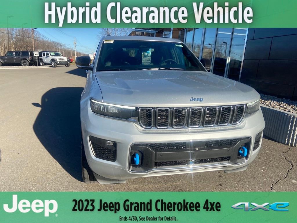 New 2023 Jeep Grand Cherokee Overland image 2
