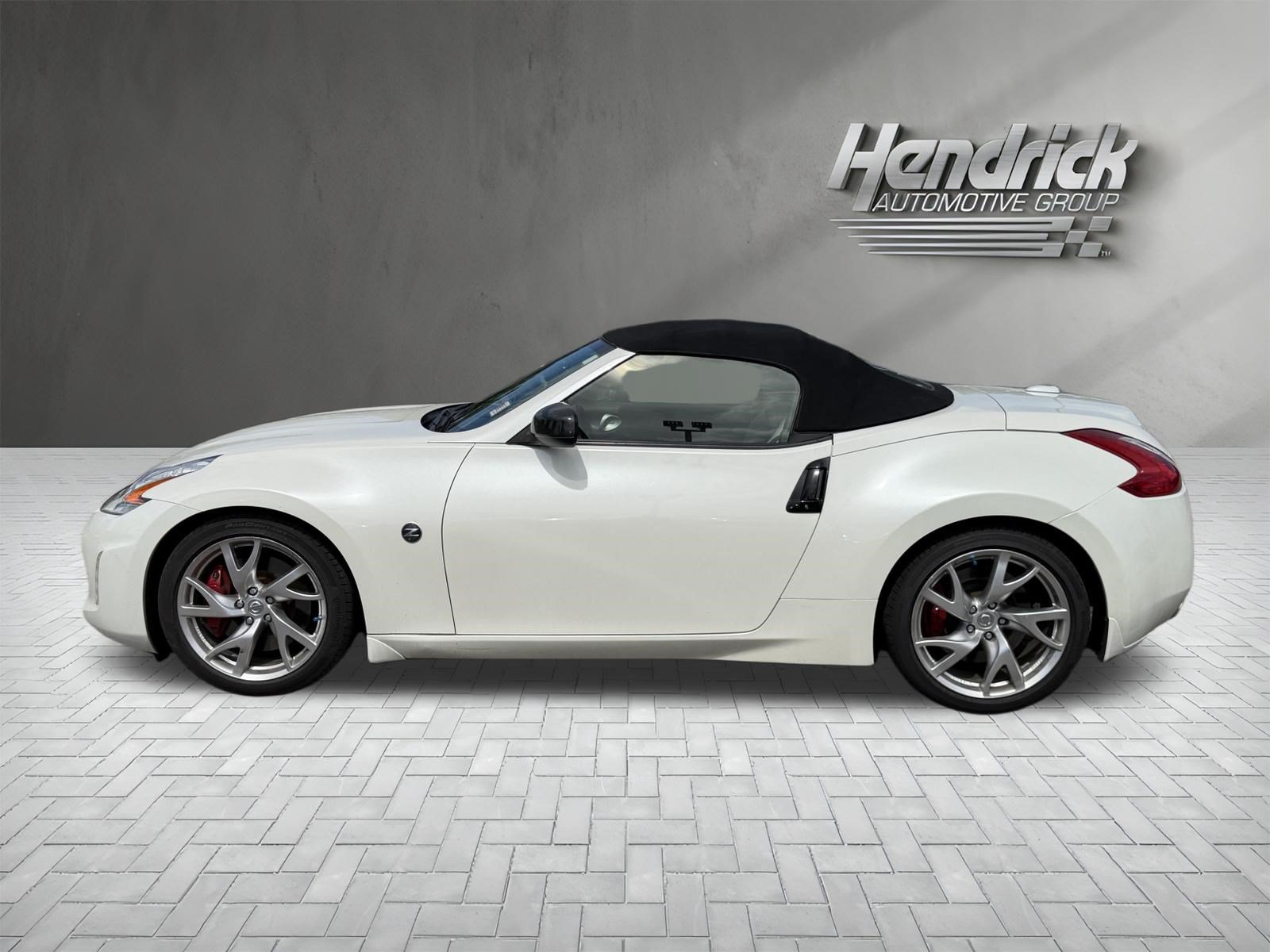 Used 2014 Nissan 370Z Touring w/ Sport Package RWD image 6