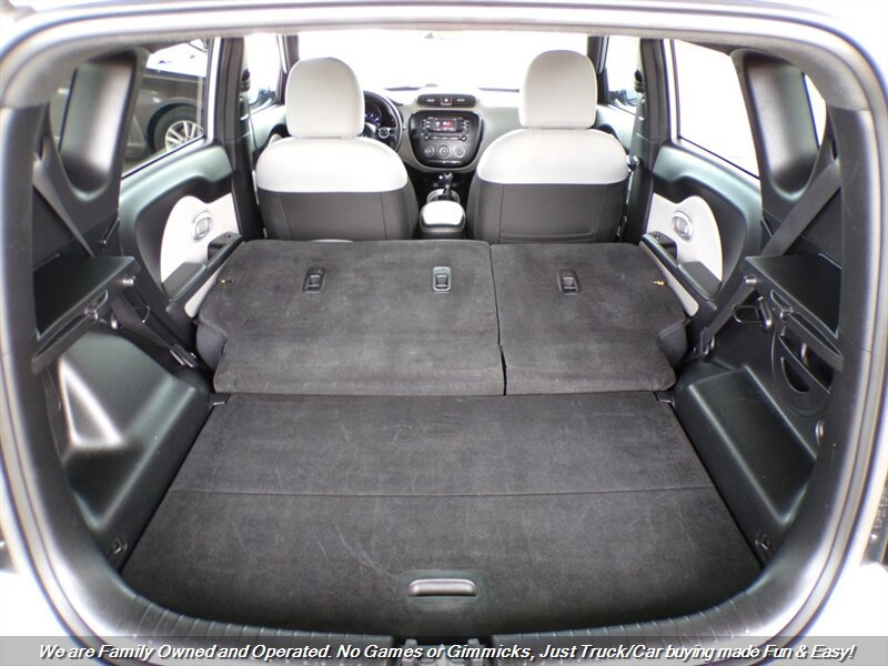 Used 2015 Kia Soul + FWD image 10