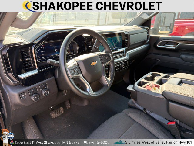 Used 2025 Chevrolet Silverado 2500 LT w/ Convenience Package AWD/4WD image 3