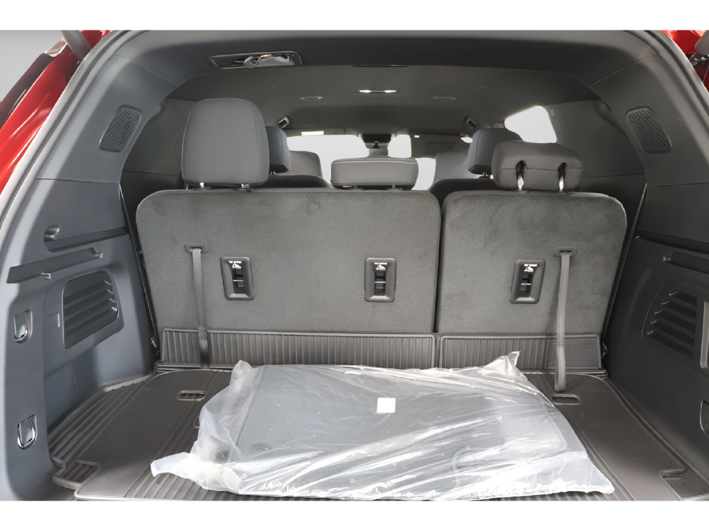 New 2027 Chevrolet Traverse LT w/ Midnight/Sport Edition FWD image 28