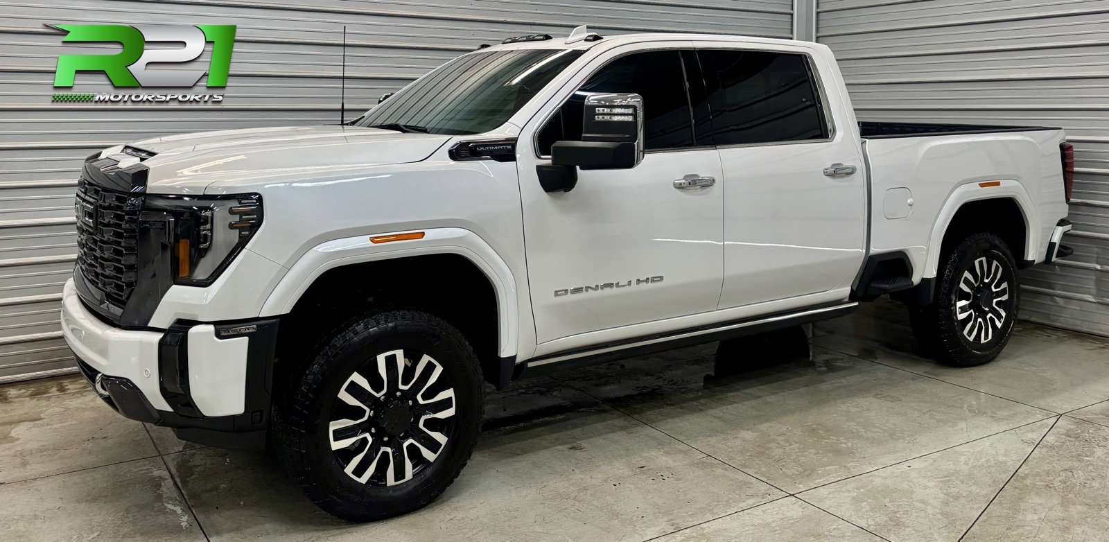 Used 2024 GMC Sierra 3500 Denali Ultimate image 1