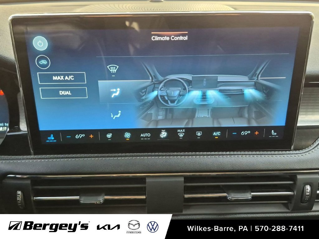 Used 2023 Lincoln Corsair AWD w/ Equipment Group 101A image 28