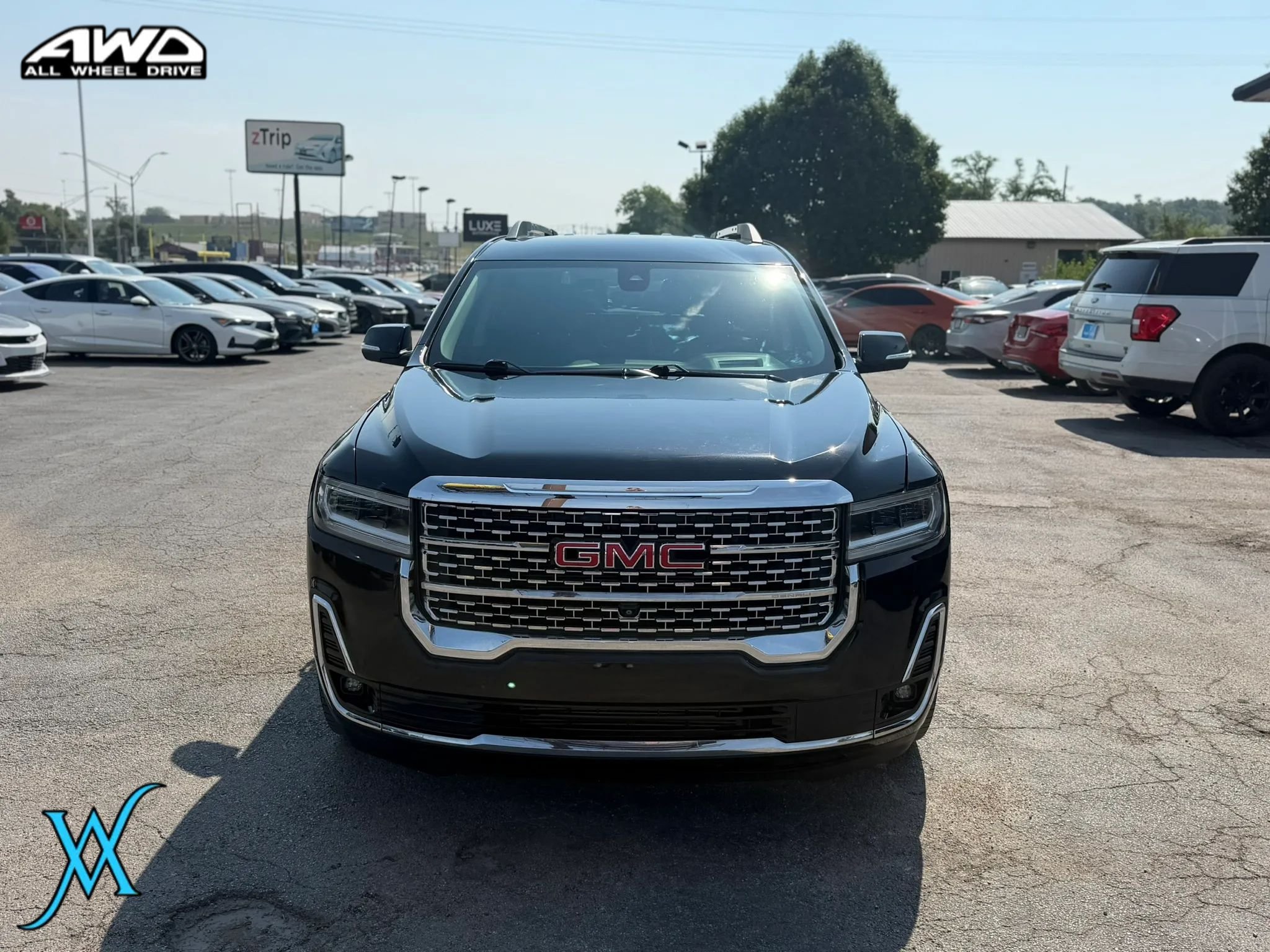 Used 2020 GMC Acadia Denali w/ Technology Package AWD/4WD image 2