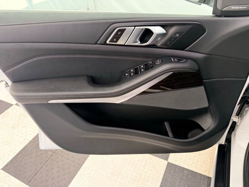 Used 2025 BMW X5 xDrive40i image 18
