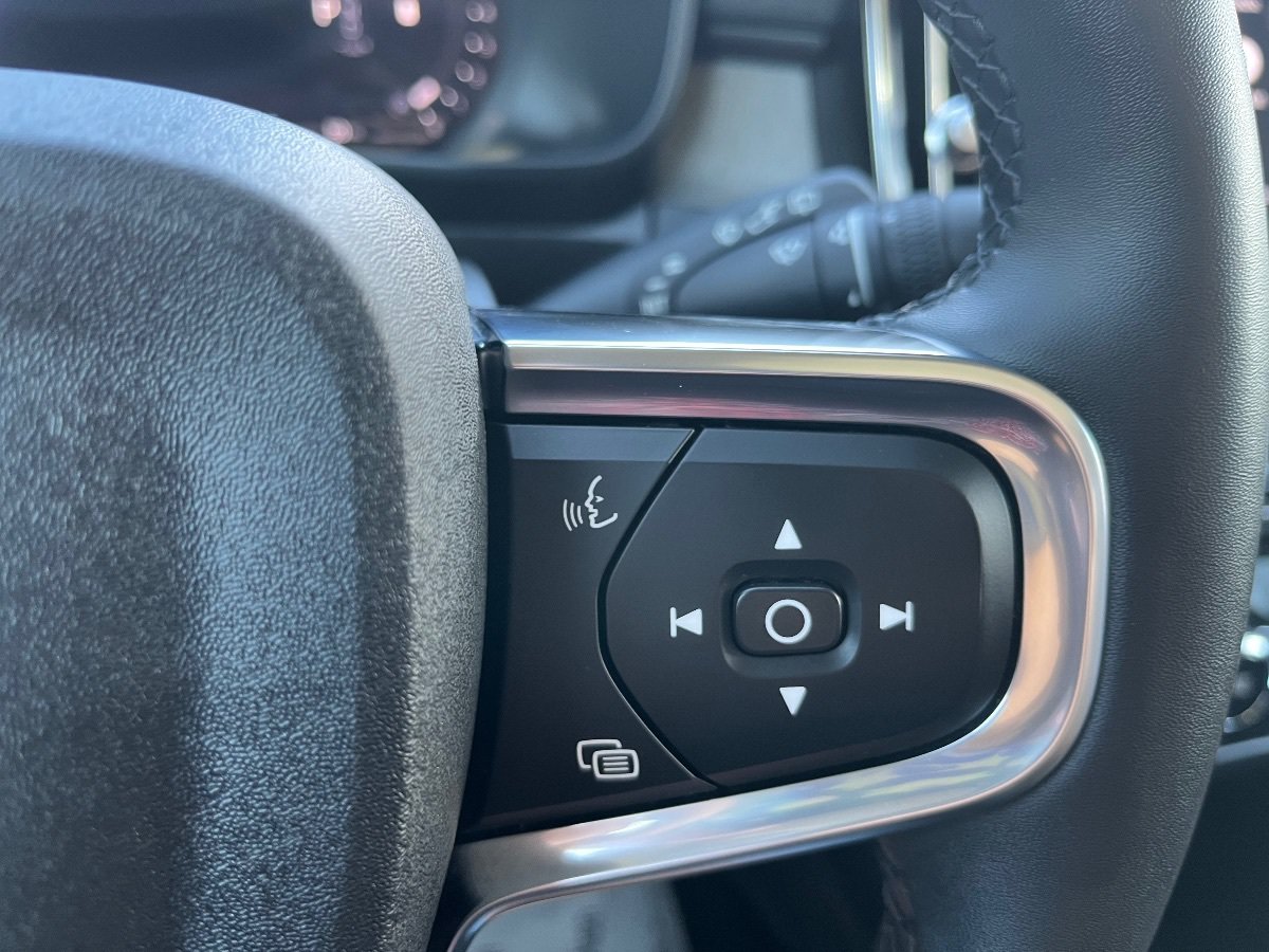 Used 2023 Volvo XC40 B5 Plus AWD/4WD image 20
