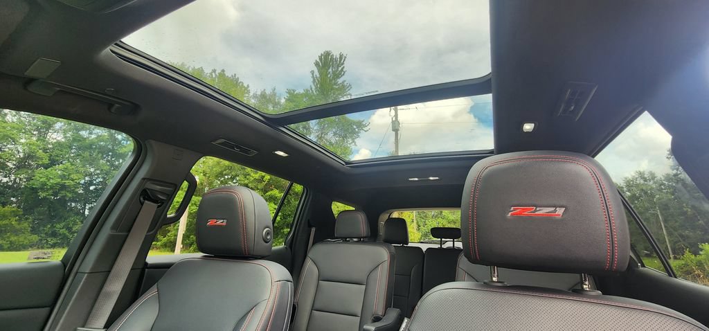 Used 2025 Chevrolet Traverse Z71 w/ LPO, Floor Liner Package AWD/4WD image 18