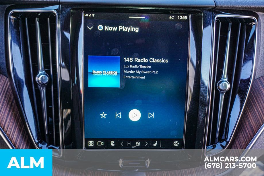 Used 2024 Volvo XC60 T8 Plus w/ Climate Package image 40