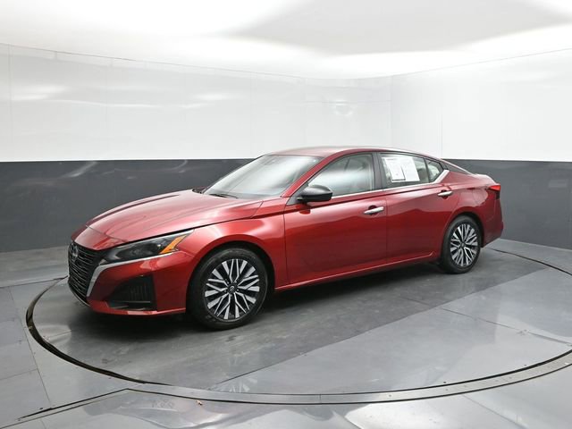 Used 2025 Nissan Altima 2.5 SV