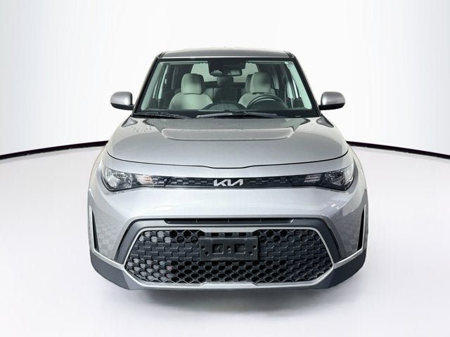 Certified 2023 Kia Soul LX FWD image 2