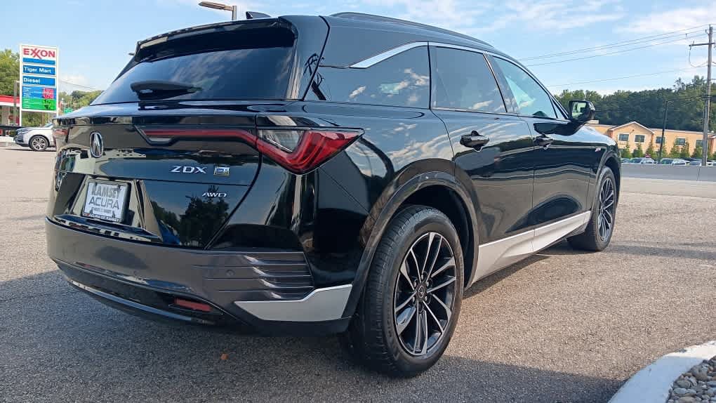 Used 2024 Acura ZDX A-Spec AWD/4WD image 5