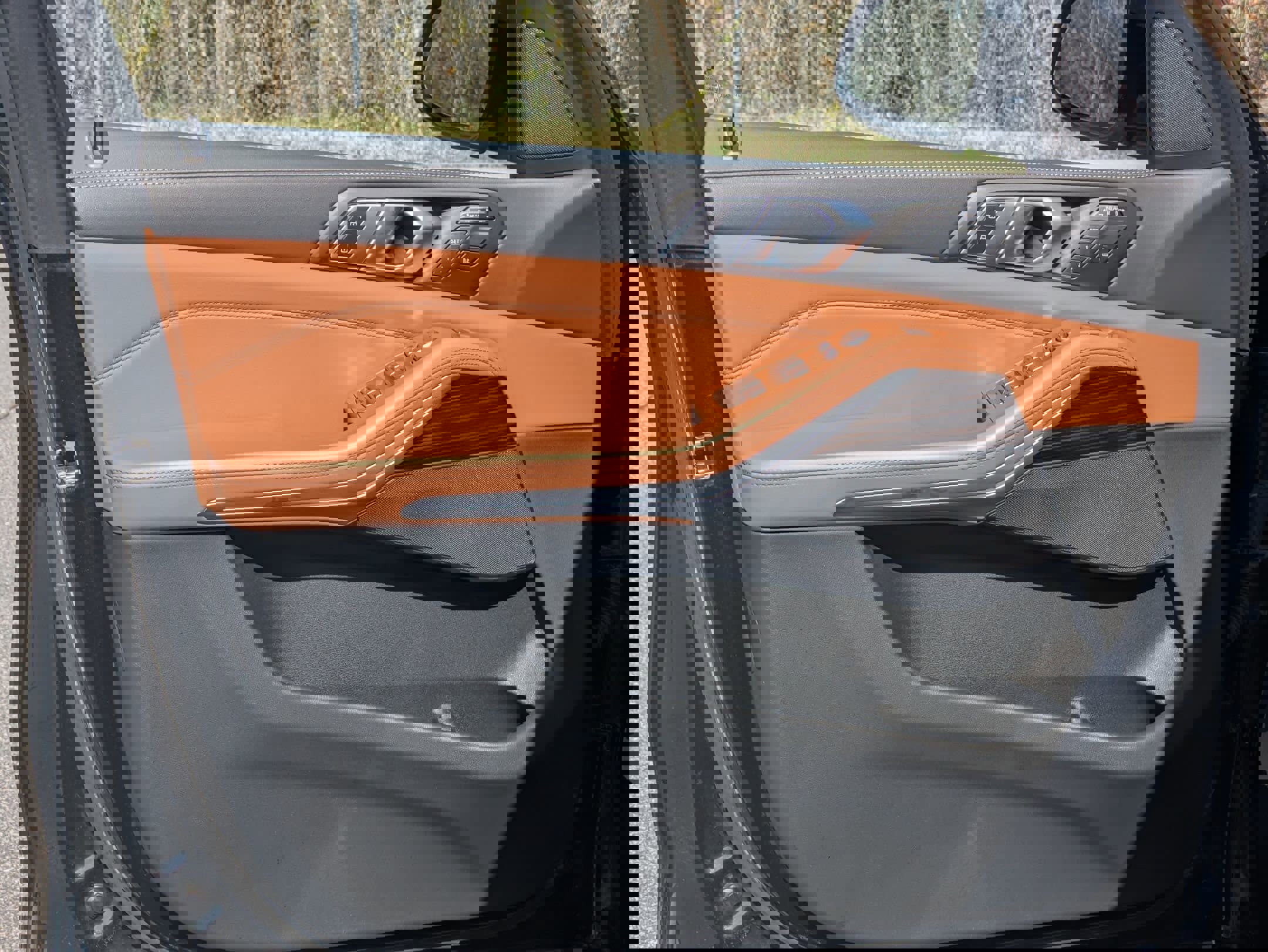 Used 2024 BMW X7 xDrive40i w/ M Sport Package image 19