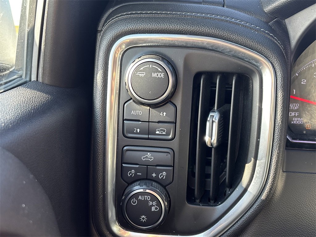 Used 2020 Chevrolet Silverado 1500 LT image 31