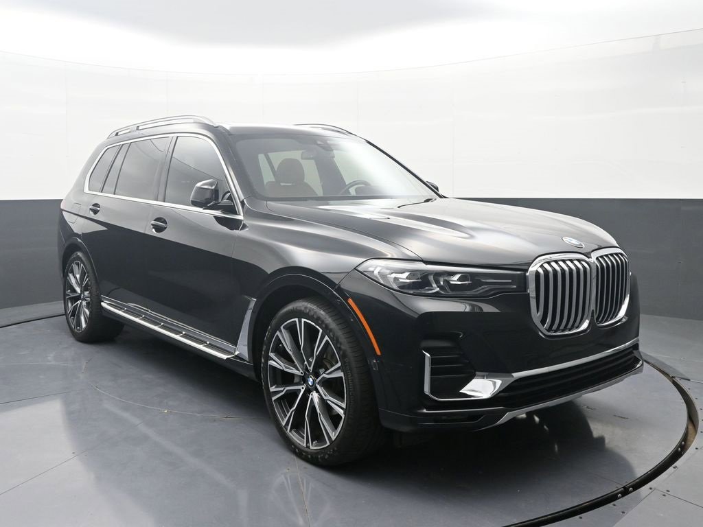 Used 2022 BMW X7 xDrive40i w/ Cold Weather Package image 3