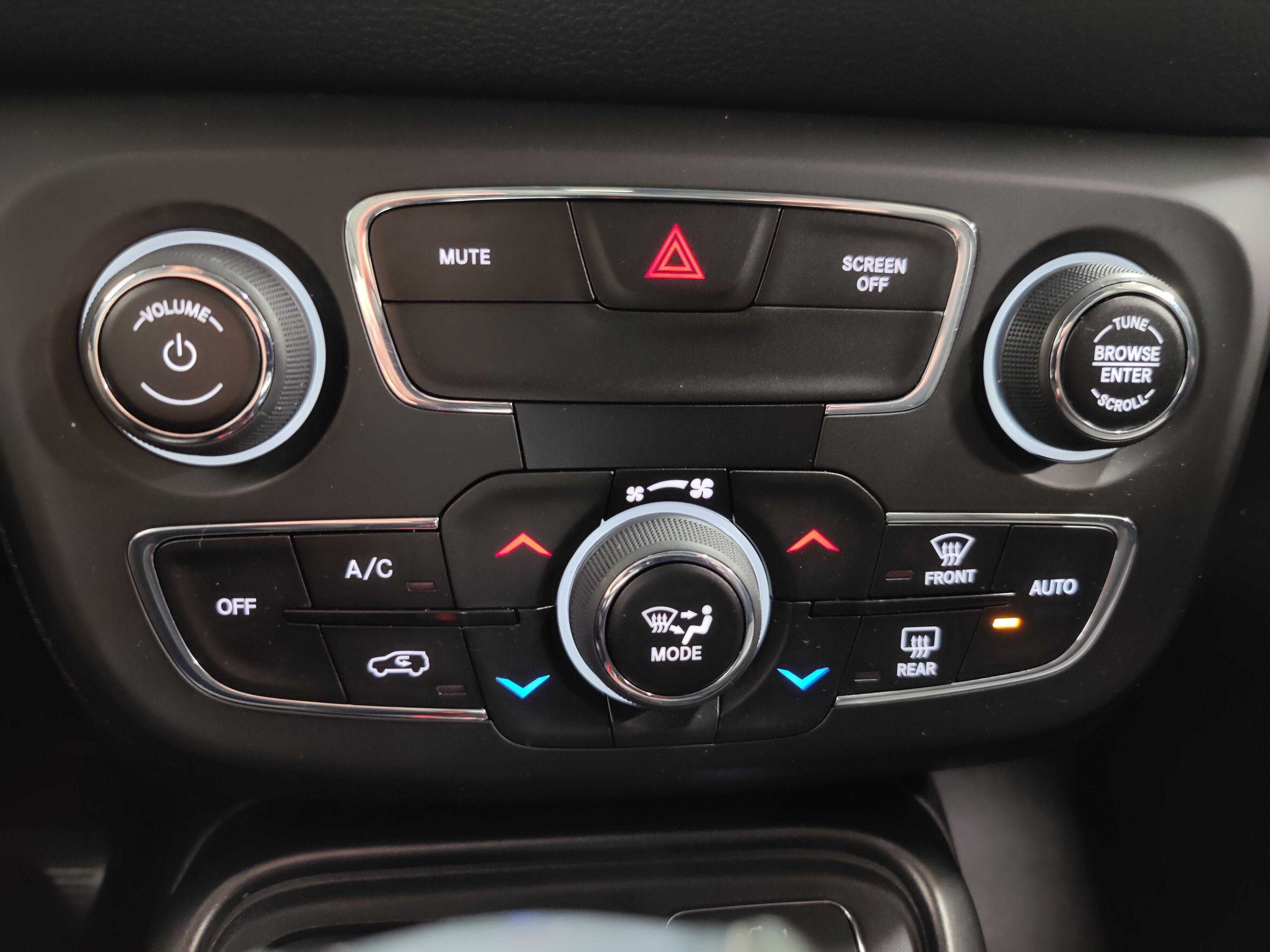 Used 2020 Jeep Compass Trailhawk w/ Cold Weather Group AWD/4WD image 17